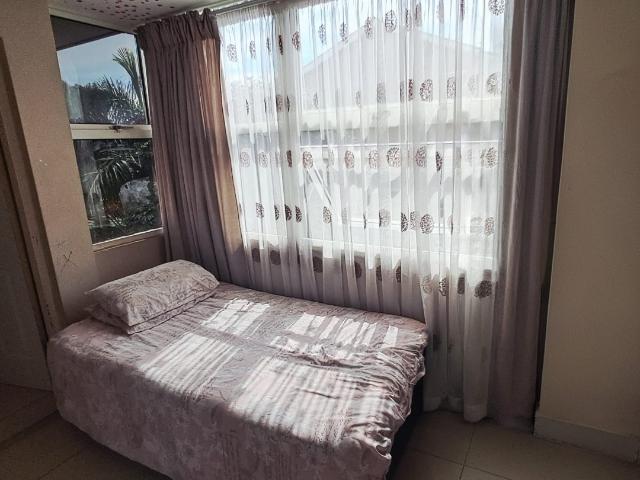 1 Bedroom Apartment / Flat For Sale in Essenwood