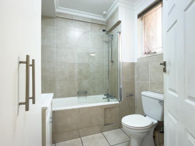 1 Bedroom Apartment / Flat For Sale in Essenwood