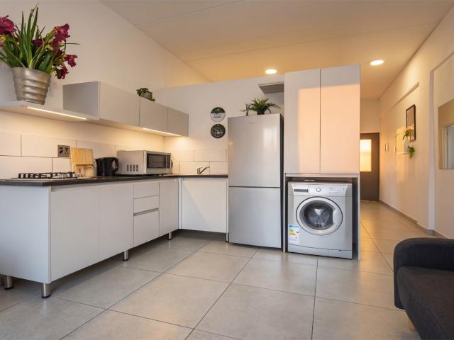 1 Bedroom Apartment / Flat For Sale in Ferndale