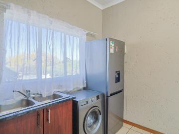 1 Bedroom Apartment / Flat For Sale in Ferndale