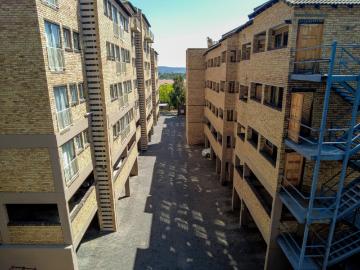 1 Bedroom Apartment / Flat For Sale in Ferndale
