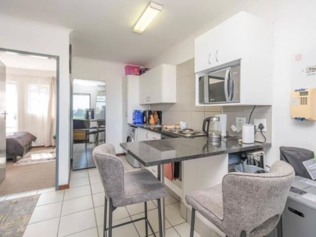 1 Bedroom Apartment / Flat For Sale in Ferndale