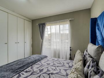 1 Bedroom Apartment / Flat For Sale in Karenpark