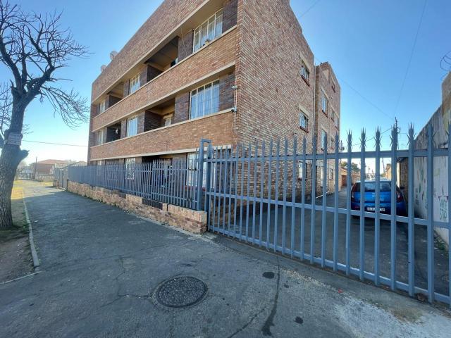 1 Bedroom Apartment / Flat For Sale in Kenilworth
