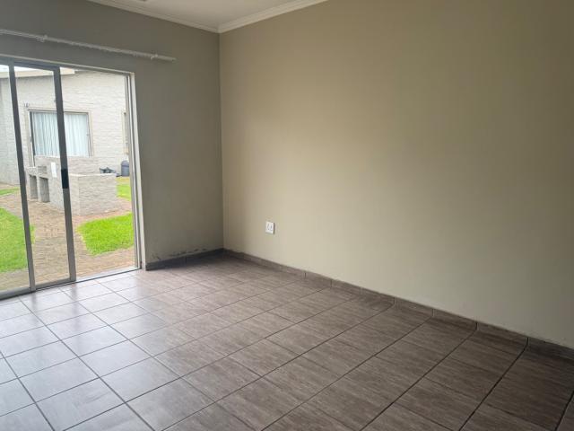 1 Bedroom Apartment / Flat For Sale in Hoeveld Park