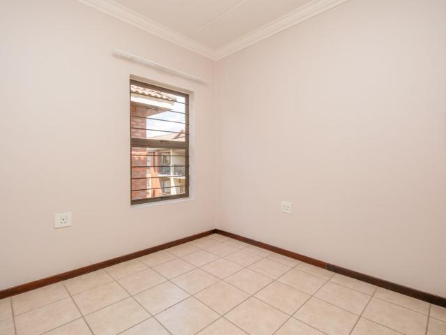 1 Bedroom Apartment / Flat For Sale in Olivedale