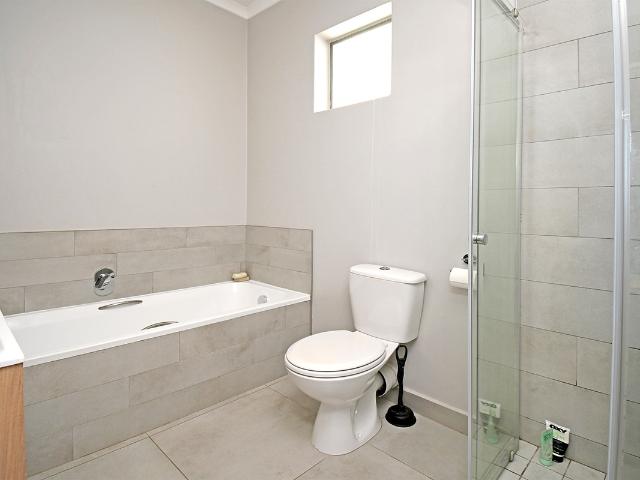 1 Bedroom Apartment / Flat For Sale in Lombardy Estate