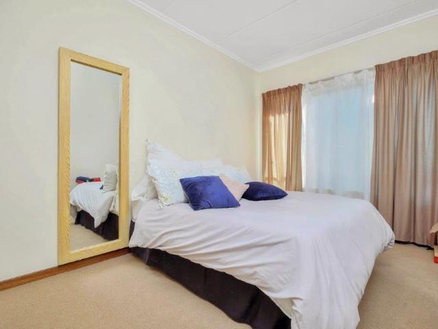 1 Bedroom Apartment / Flat For Sale in Lonehill
