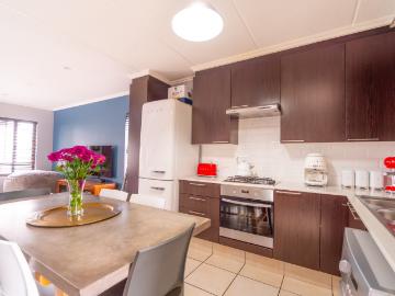 1 Bedroom Apartment / Flat For Sale in Lonehill