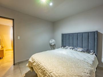 1 Bedroom Apartment / Flat For Sale in Lynnwood Ridge
