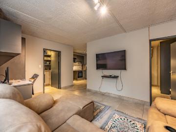1 Bedroom Apartment / Flat For Sale in Lynnwood Ridge