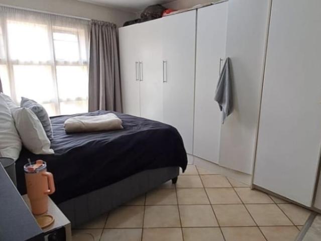 1 Bedroom Apartment / Flat For Sale in Mondeor