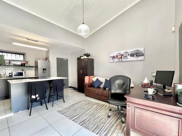 1 Bedroom Apartment / Flat For Sale in Menlo Park
