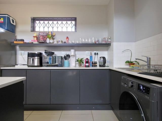 1 Bedroom Apartment / Flat For Sale in Menlo Park