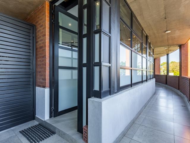 1 Bedroom Apartment / Flat For Sale in Menlo Park
