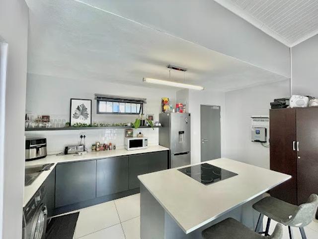 1 Bedroom Apartment / Flat For Sale in Menlo Park