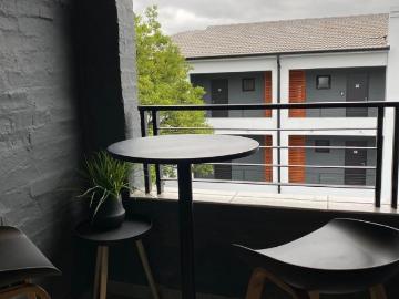 1 Bedroom Apartment / Flat For Sale in Menlo Park
