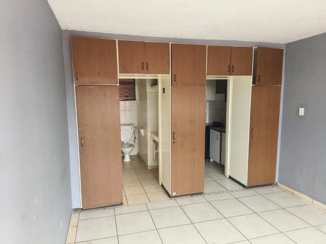 1 Bedroom Apartment / Flat For Sale in Muckleneuk