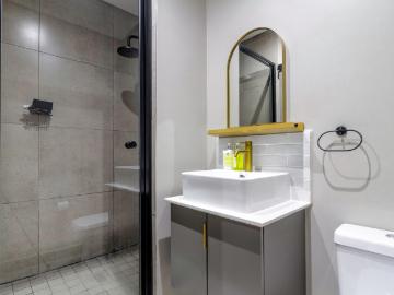 1 Bedroom Apartment / Flat For Sale in Sandton Central