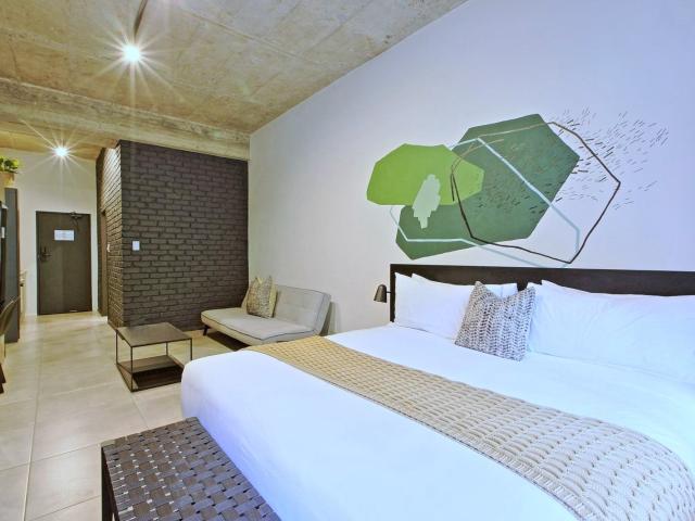 1 Bedroom Apartment / Flat For Sale in Sandton Central