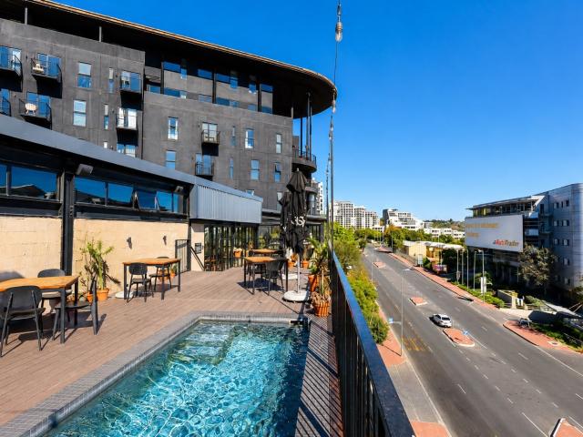 1 Bedroom Apartment / Flat For Sale in Sandton Central