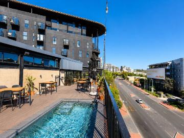 1 Bedroom Apartment / Flat For Sale in Sandton Central
