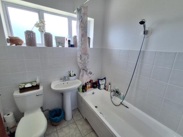 1 Bedroom Apartment / Flat For Sale in Strand North