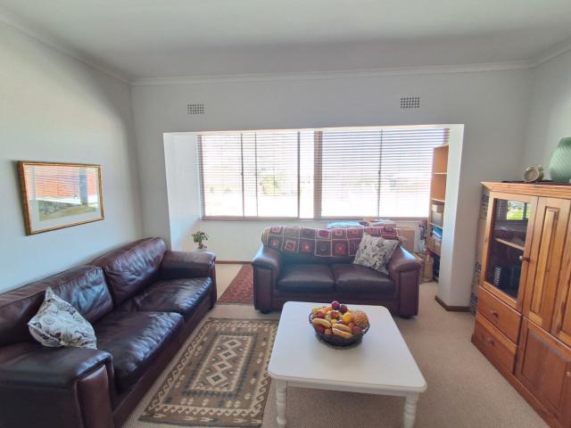 1 Bedroom Apartment / Flat For Sale in Strand Central