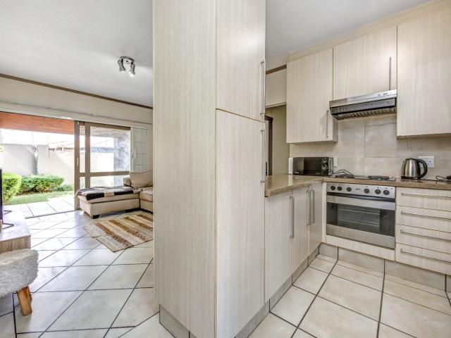 1 Bedroom Apartment / Flat For Sale in Paulshof