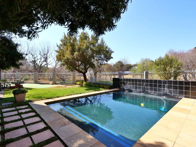 1 Bedroom Apartment / Flat For Sale in Paulshof