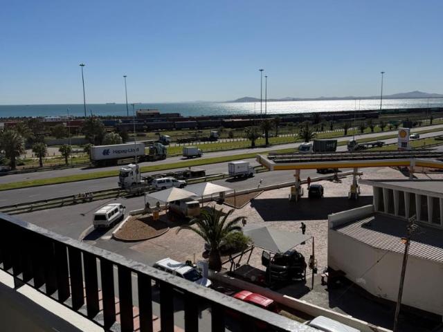 1 Bedroom Apartment / Flat For Sale in Paarden Eiland