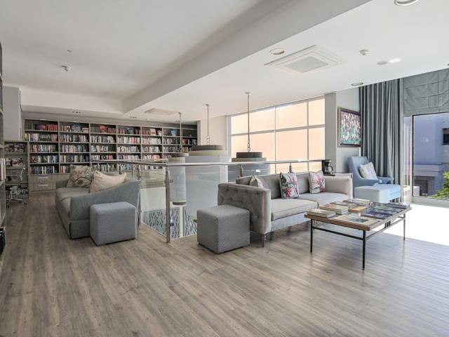 1 Bedroom Apartment / Flat For Sale in Plattekloof