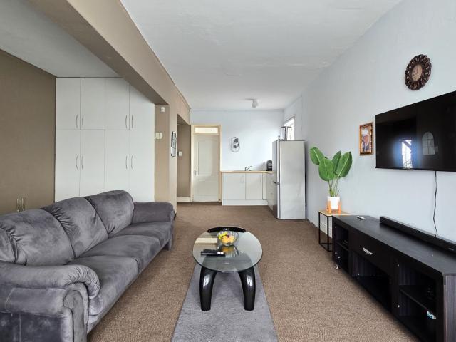 1 Bedroom Apartment / Flat For Sale in Quigney