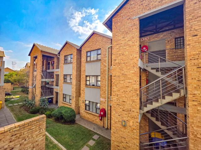 1 Bedroom Apartment / Flat For Sale in Rooihuiskraal North