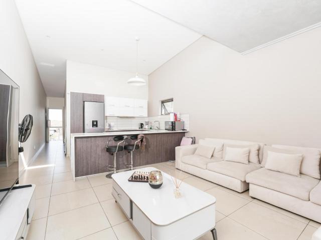 1 Bedroom Apartment / Flat For Sale in Rosebank