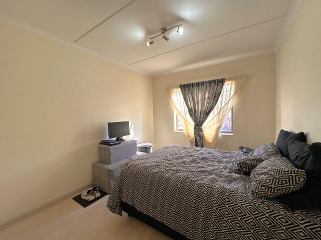 1 Bedroom Apartment / Flat For Sale in Waterfall