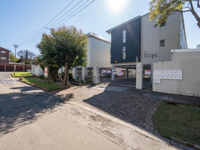 1 Bedroom Apartment / Flat For Sale in West Hill