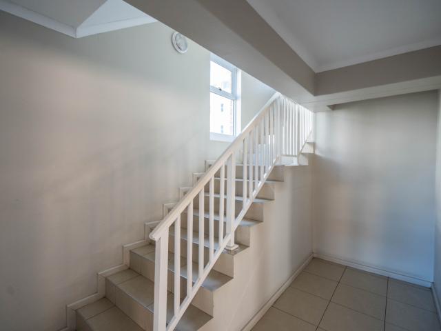 1 Bedroom Apartment / Flat For Sale in West Hill