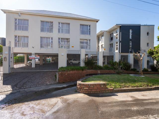 1 Bedroom Apartment / Flat For Sale in West Hill