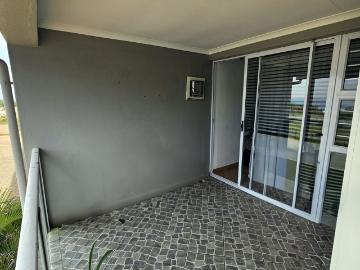 1 Bedroom Apartment / Flat For Sale in Uvongo Beach