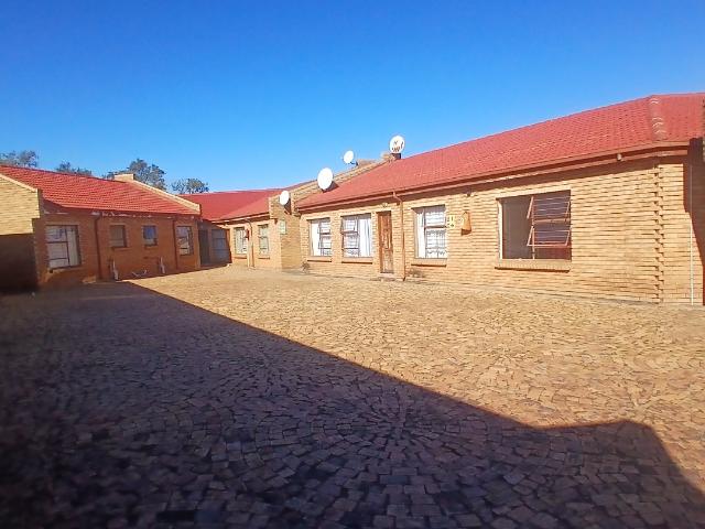 1 Bedroom Apartment / Flat For Sale in Vosloorus Ext 16