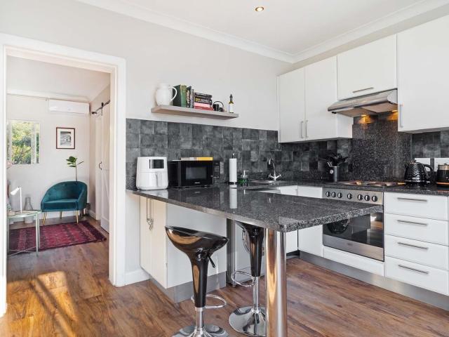 1 Bedroom Apartment / Flat For Sale in Vredehoek