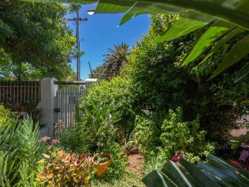 1 Bedroom Apartment / Flat For Sale in Vredehoek