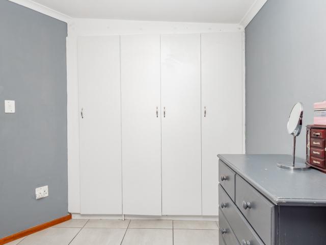 1 Bedroom Apartment / Flat To Rent in Twin Palms