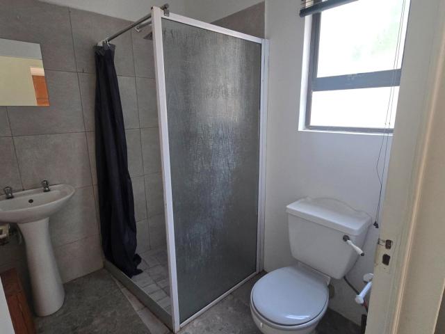 1 Bedroom Apartment / Flat To Rent in Uvongo Beach