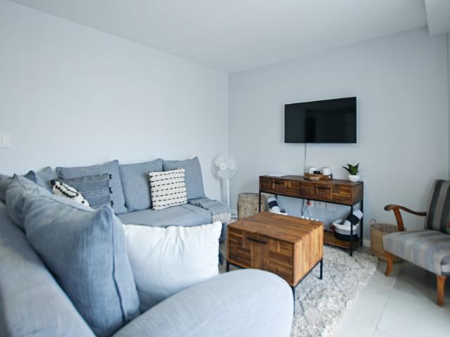 1 Bedroom Apartment / Flat To Rent in Waves Edge