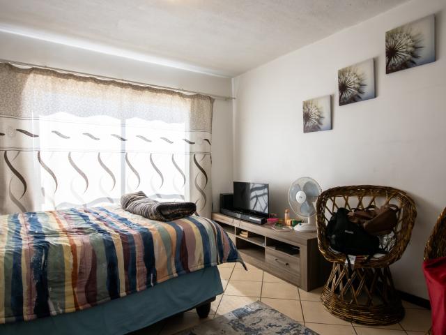 1 Bedroom Apartment / Flat To Rent in Wonderpark Estate