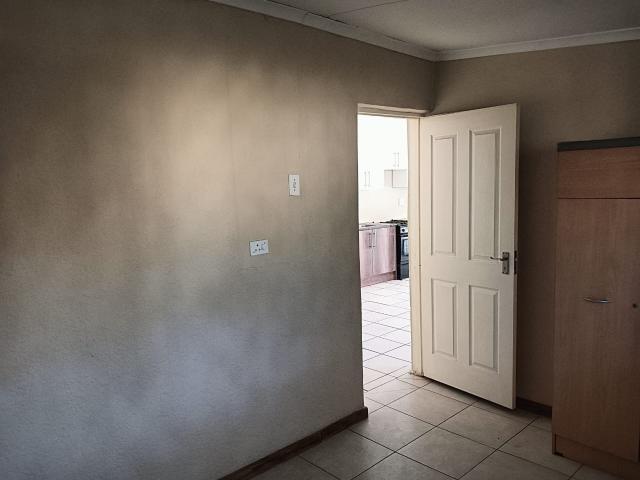1 Bedroom Apartment / Flat To Rent in Birchleigh North