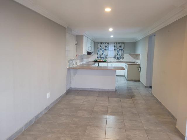1 Bedroom Apartment / Flat To Rent in Bluff