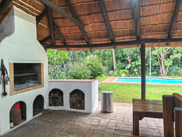 1 Bedroom Apartment / Flat To Rent in Constantia